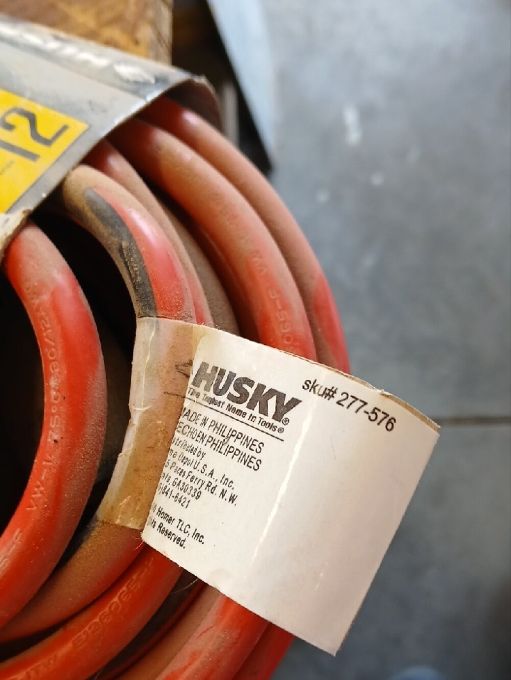Husky 50 ft Heavy-Duty 12-Gauge Extension Cord — Red - Picture 5 of 6